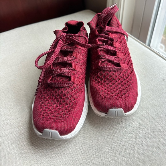 Women’s Nobull Knit Runners - Picture 2 of 3